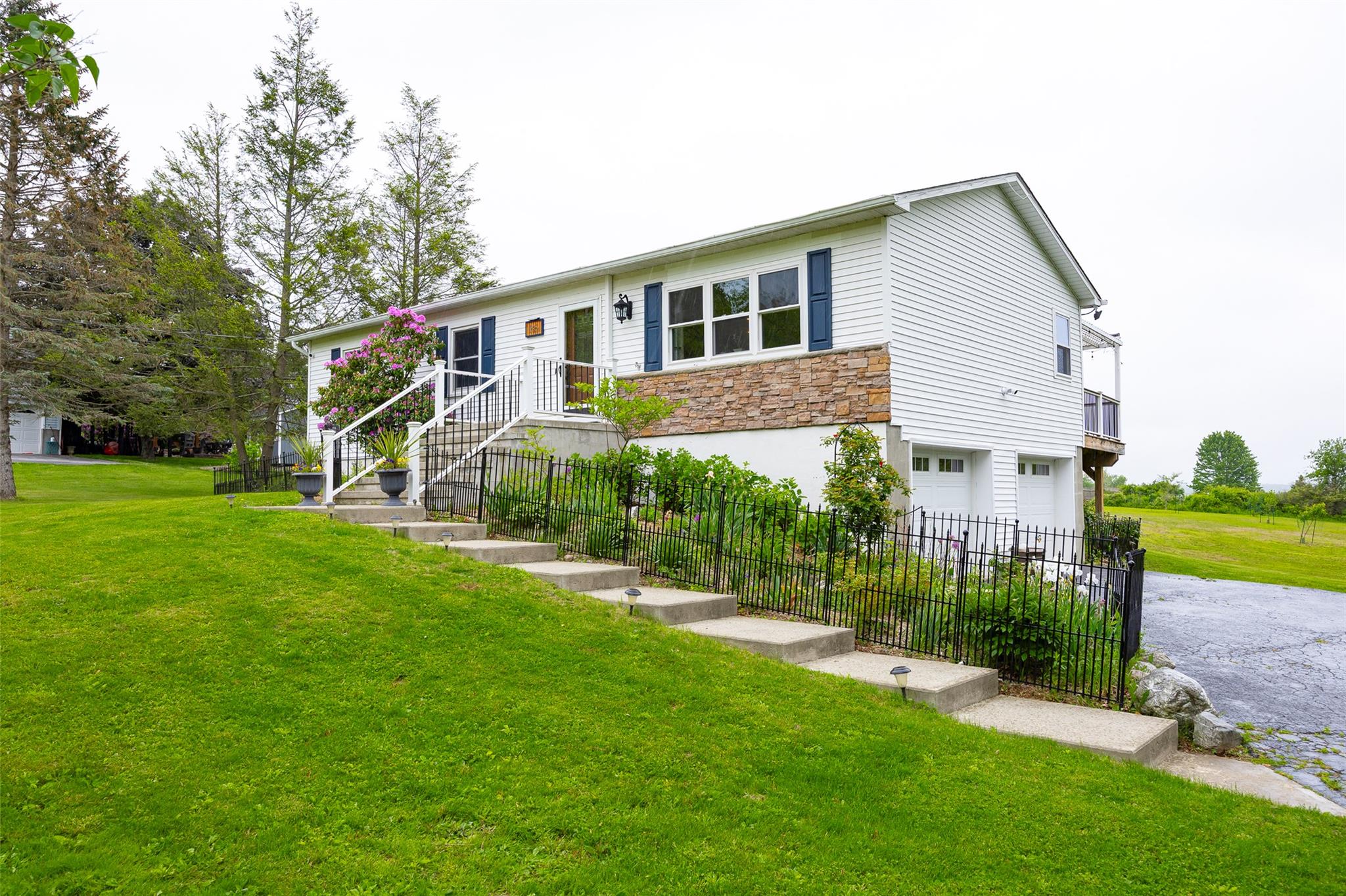 186 Oswego Road, Pleasant Valley, New York image 2