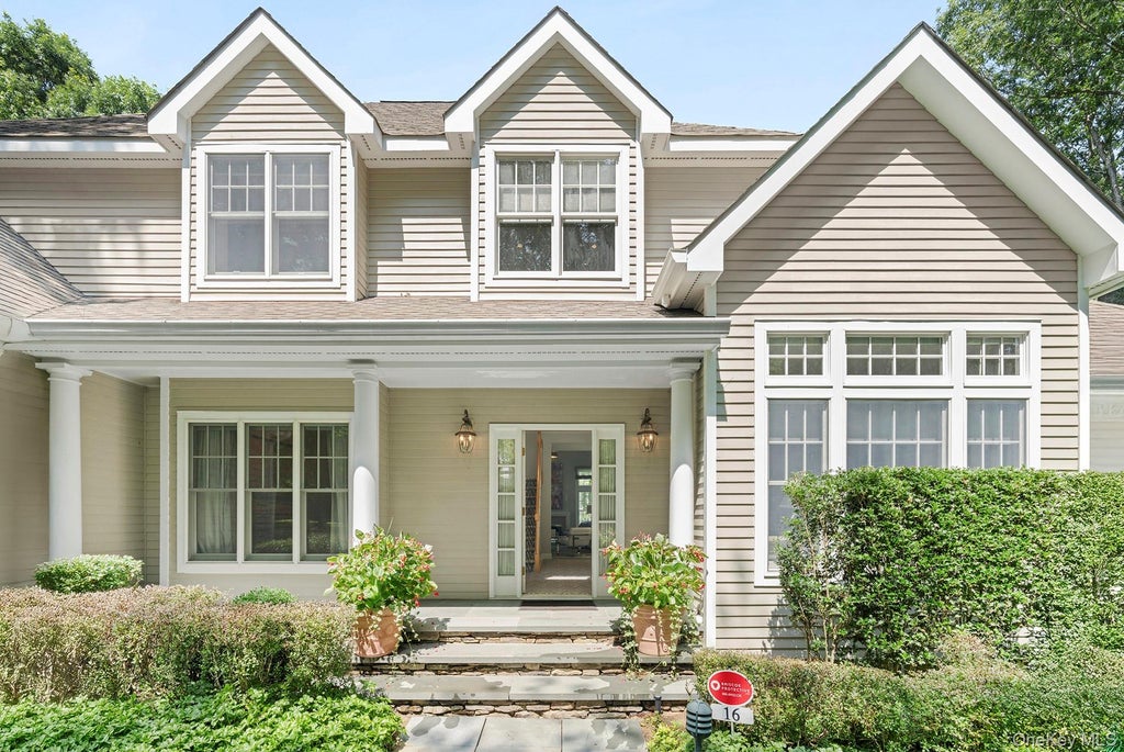 Photo of 16 Barclay Drive, Sag Harbor, NY 11963 (MLS # 1030939)