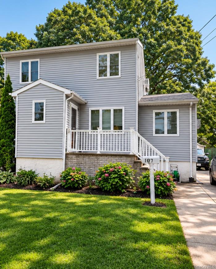 Photo of 1873 Twain Street, Baldwin, NY 11510 (MLS # 1052403)