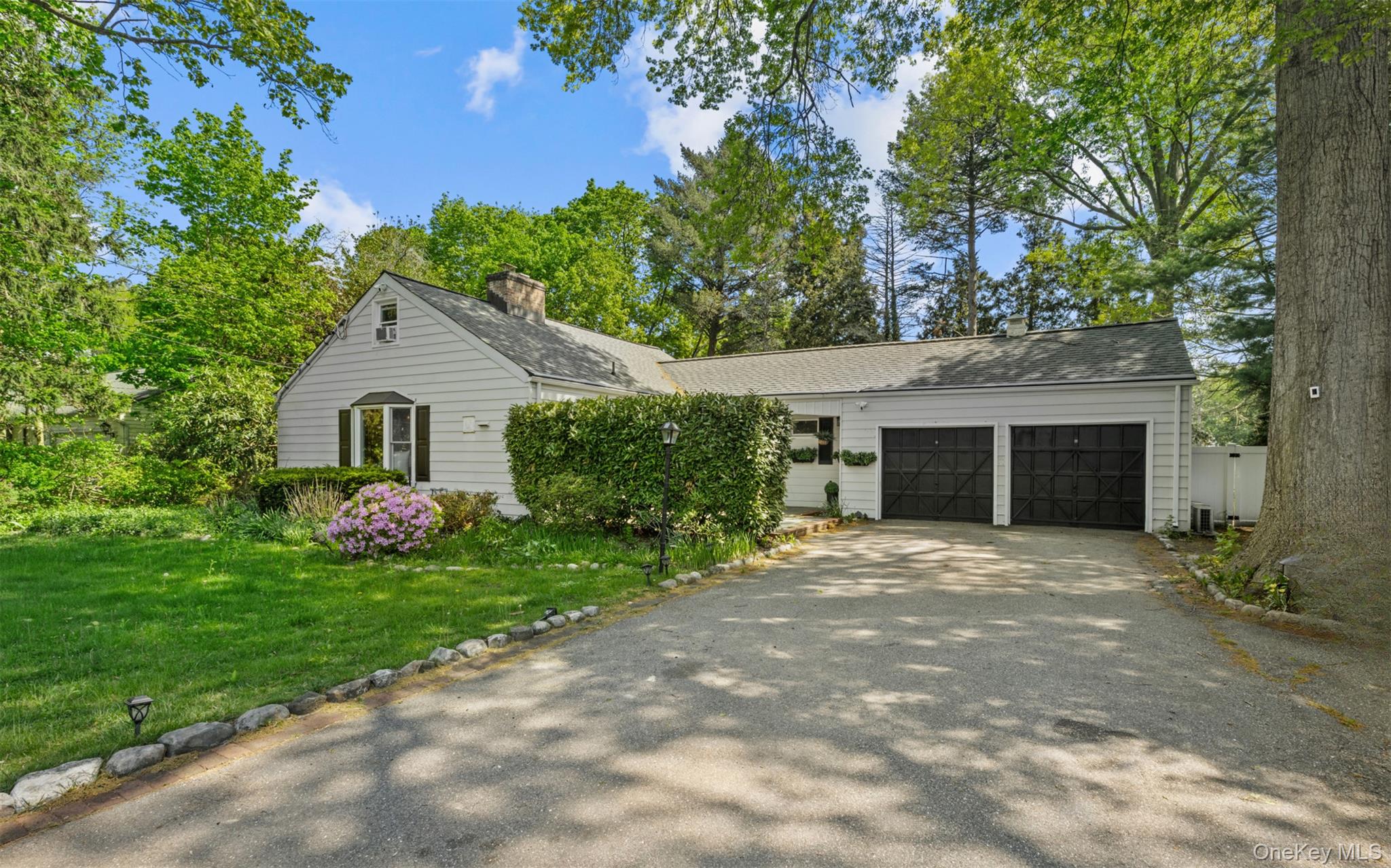 194 W Neck Road