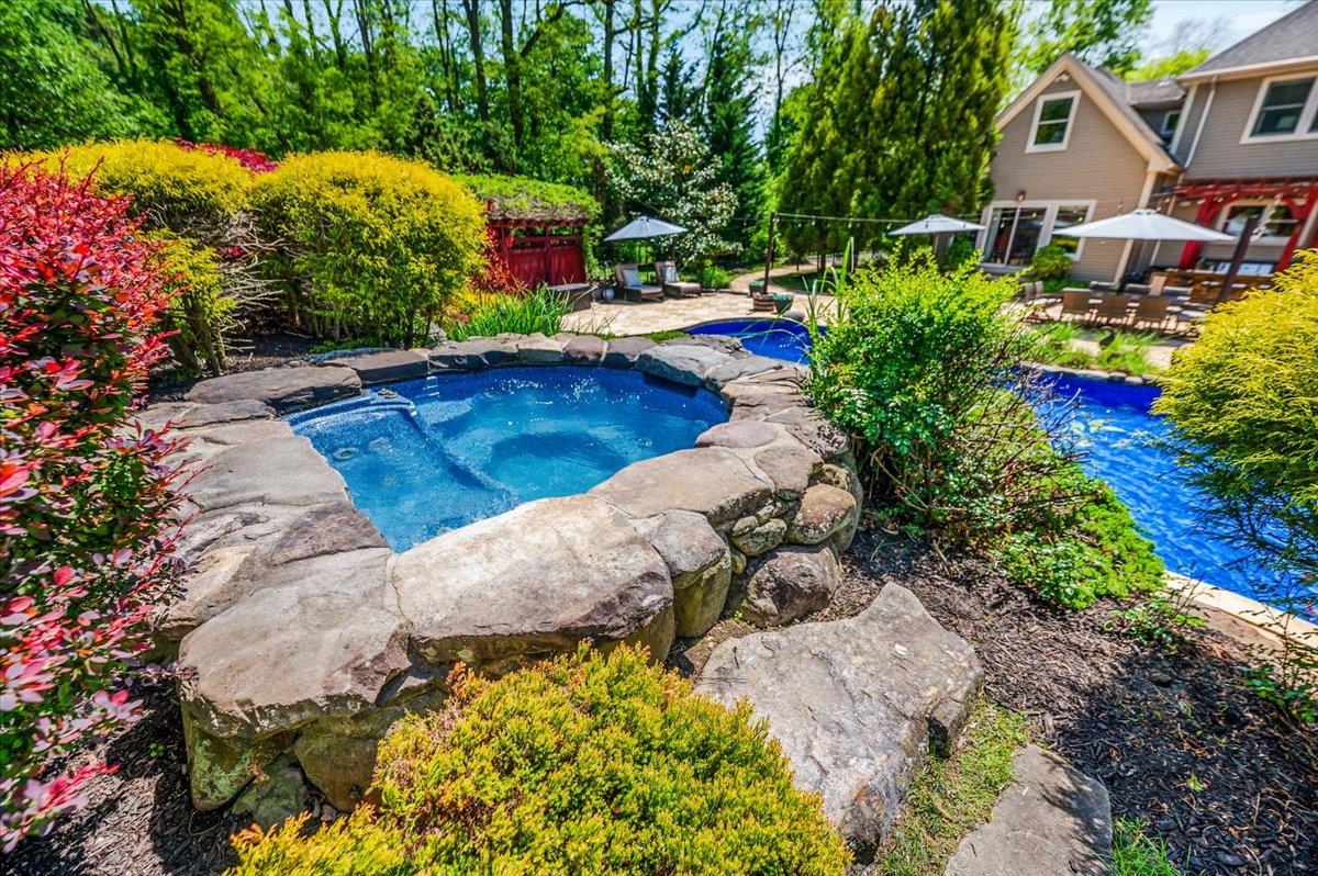 329 Greenlawn Road, Greenlawn, New York image 43