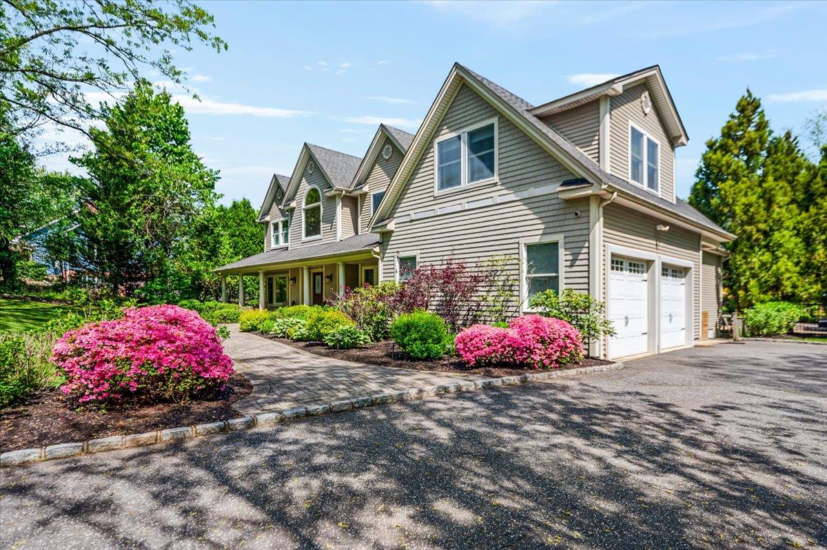 329 Greenlawn Road, Greenlawn, New York image 4