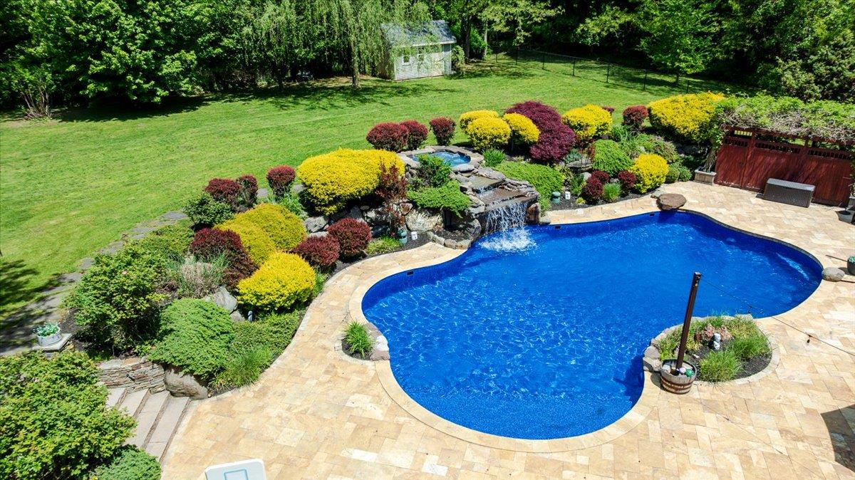 329 Greenlawn Road, Greenlawn, New York image 45