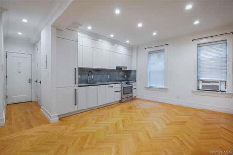 Other For Rent - 24-51 38th Street #A4<br/> Queens County, Astoria, NY 11103
