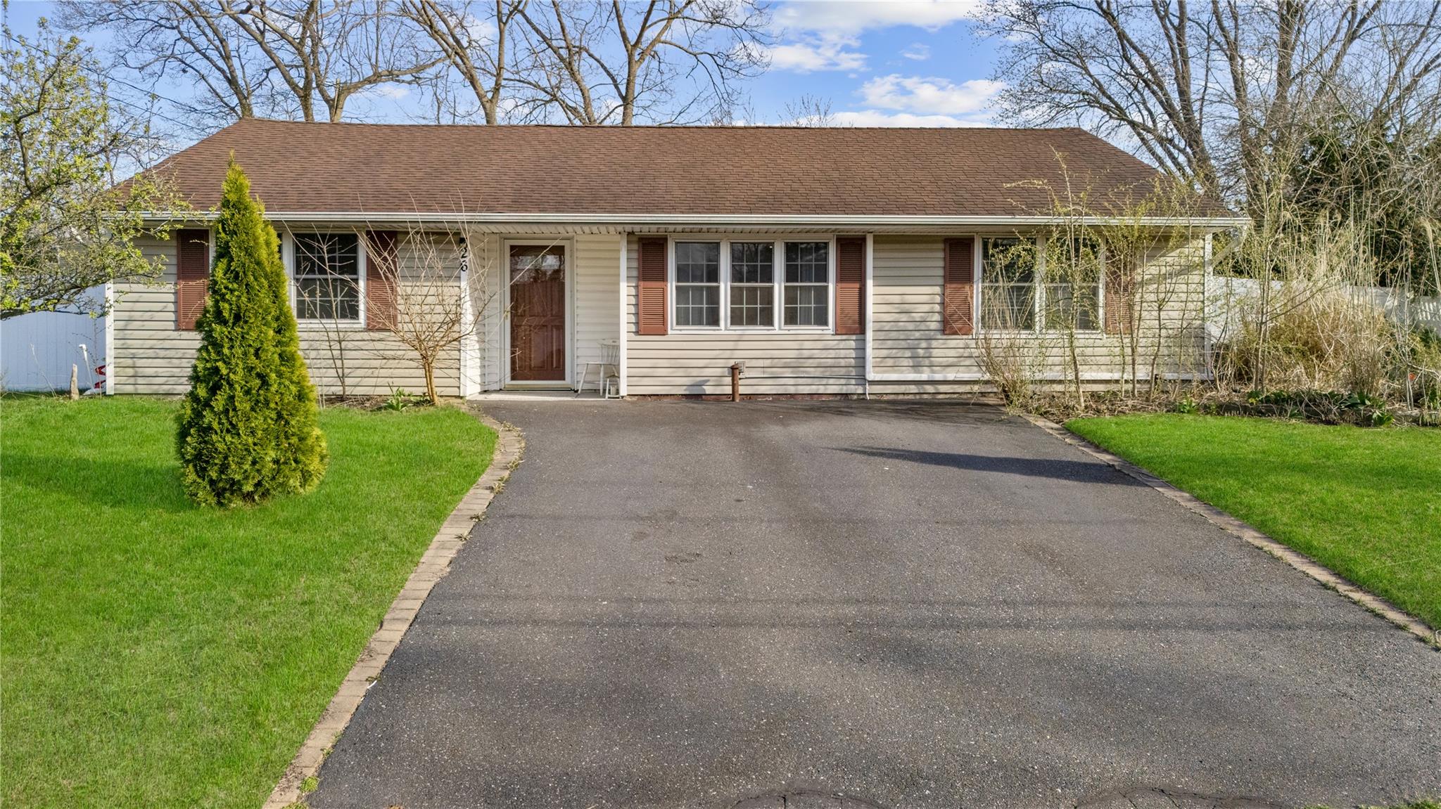 26 Monterey Lane, Centereach, New York image 4