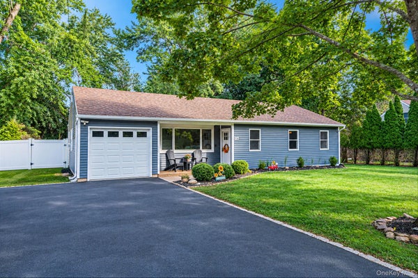 105 RAYNOR RD, RIDGE, NY 11961 - Image ff85b7357b98b8a163c7b29009d9bdfe/1643518910