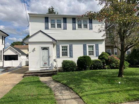 40 Irwin Street New Hyde Park NY 11040