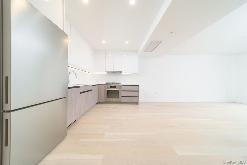 Photo of 14449 Northern Boulevard #525, Flushing, NY 11354 (MLS # 963060)