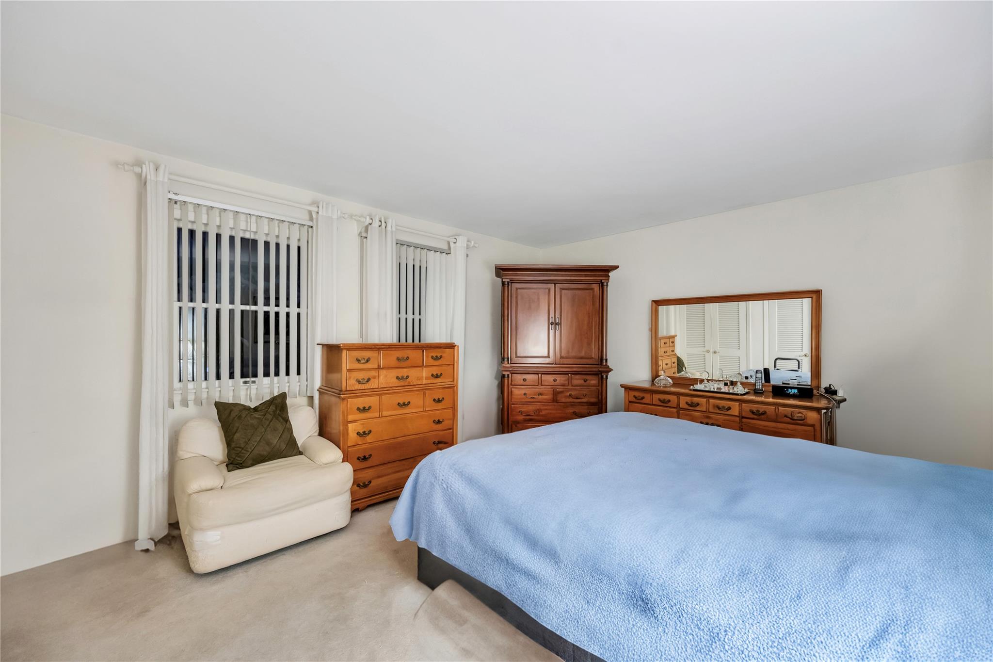 554 Wheeler Road, Hauppauge, New York image 30