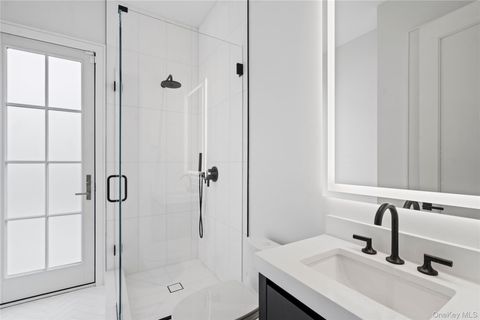 8 Dogwood Hill Brookville NY 11545