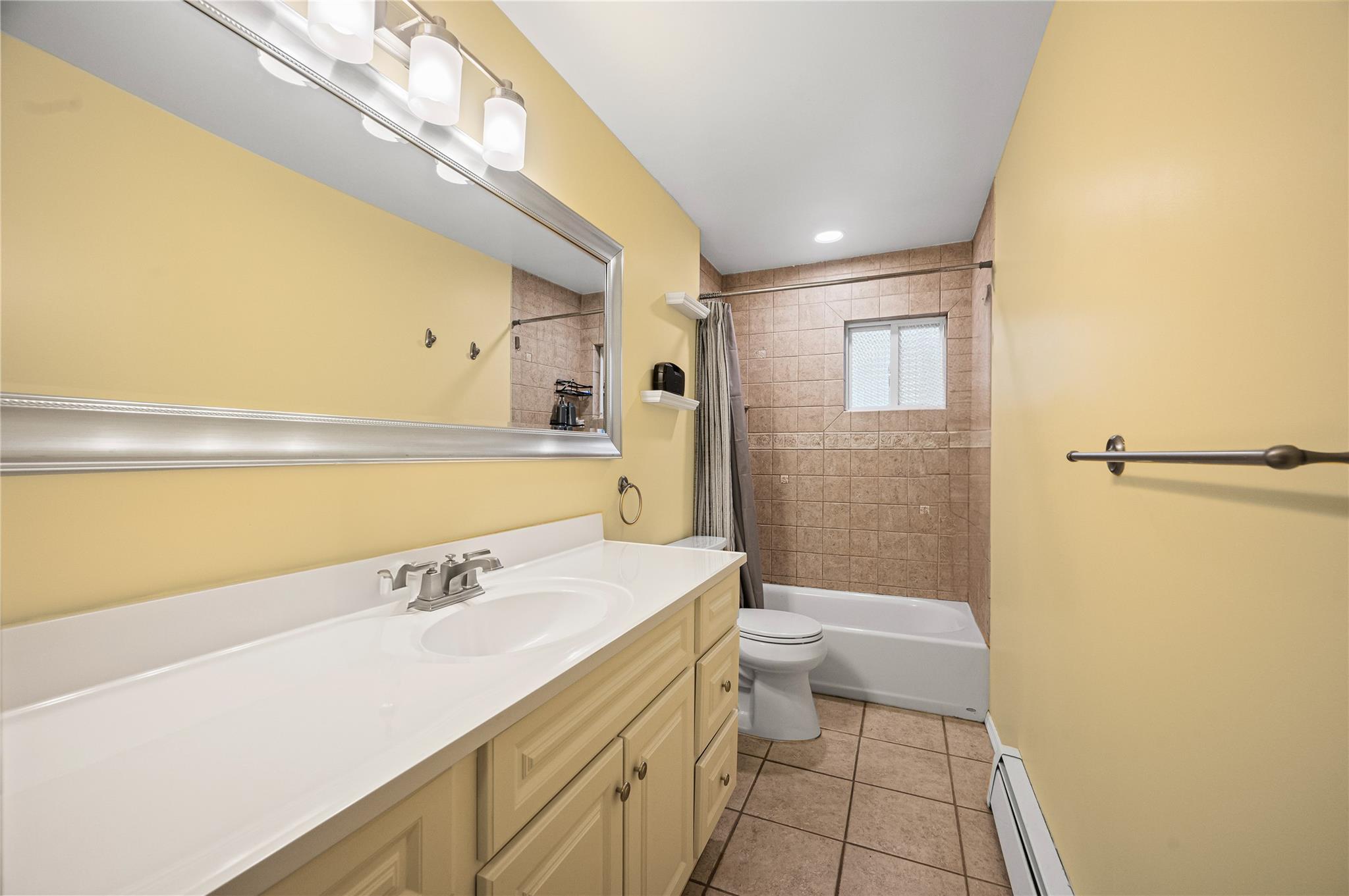 11 Hyde Lane, Coram, New York image 13