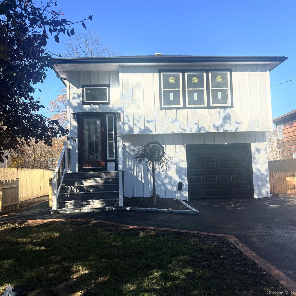 Photo of 79 Railroad Street, Greenlawn, NY 11740 (MLS # 939019)