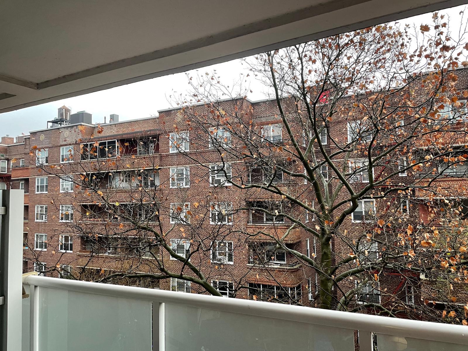 Property for Sale at Austin Street 5G, Kew Gardens, Queens, NY - Bedrooms: 2 
Bathrooms: 1 
Rooms: 6  - $399,000
