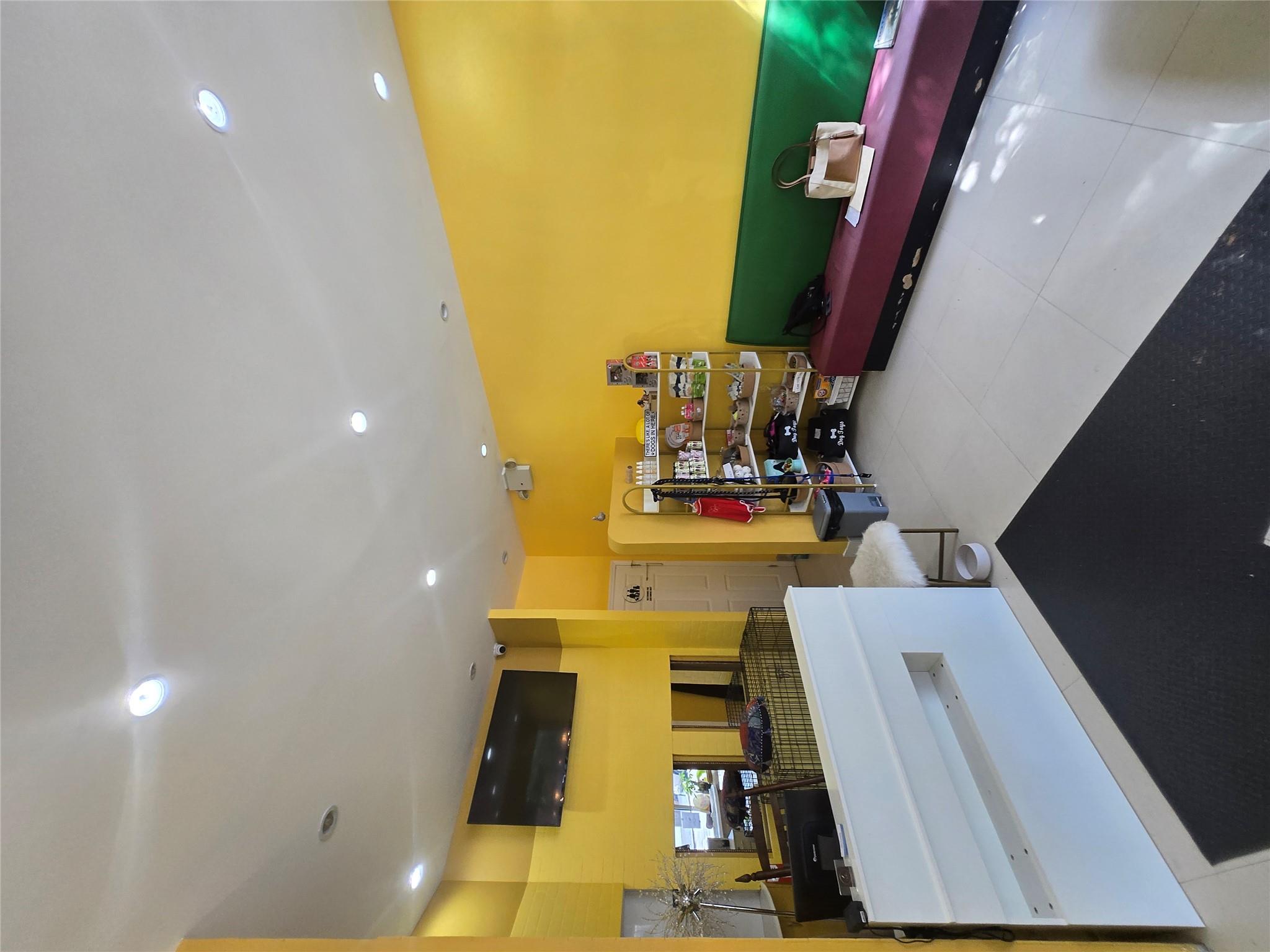 313 City Island Avenue