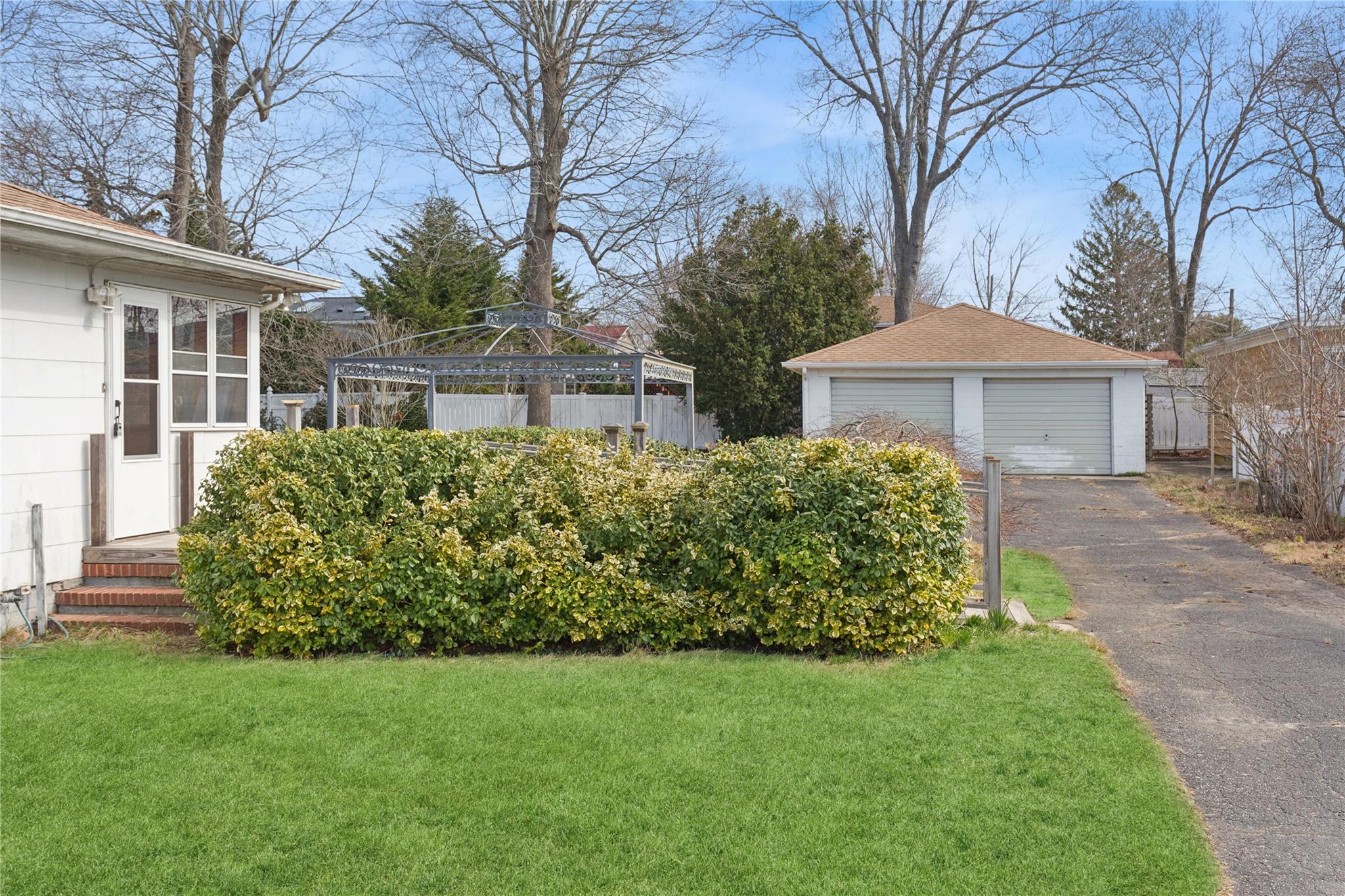 1504 E Roanoke Avenue, Riverhead, New York image 5