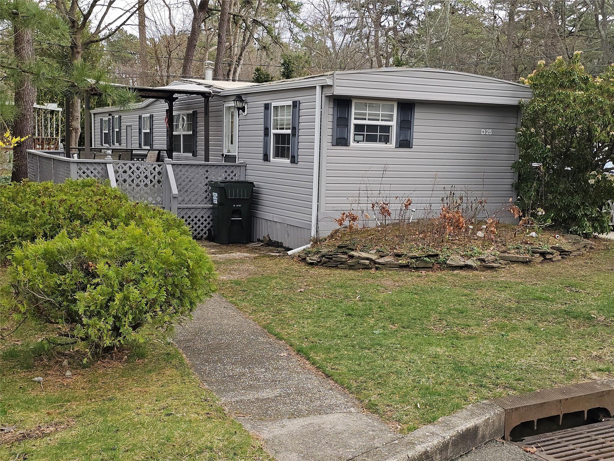 525 Riverleigh Avenue #D25, Riverhead, New York image 1