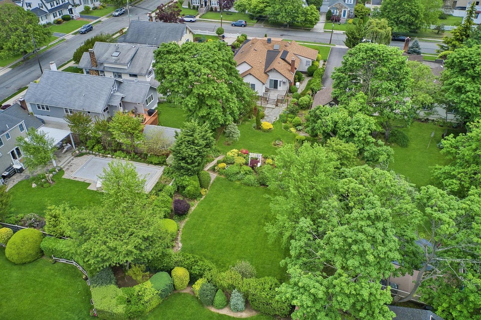 2600 Garden Street, Baldwin, New York image 38