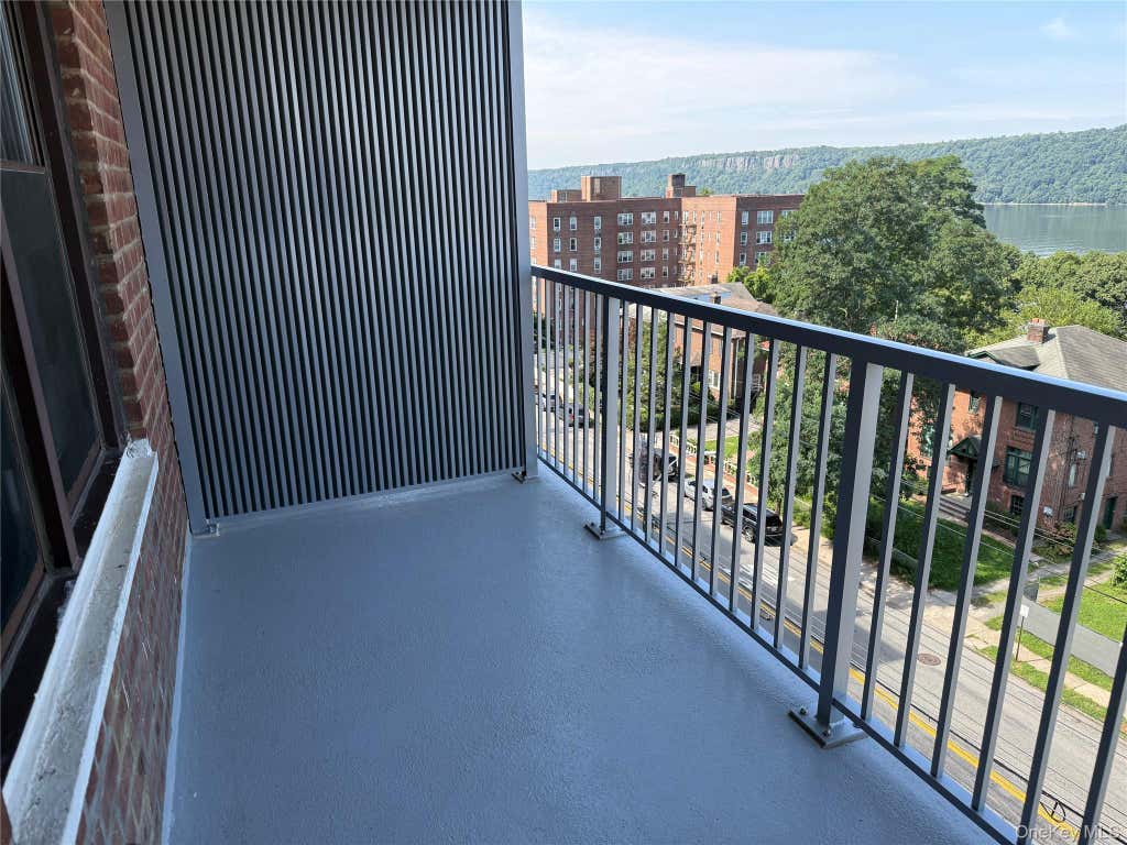 Photo of 650 Warburton AVE #5E, Yonkers, NY 10701 (MLS # 1039846)