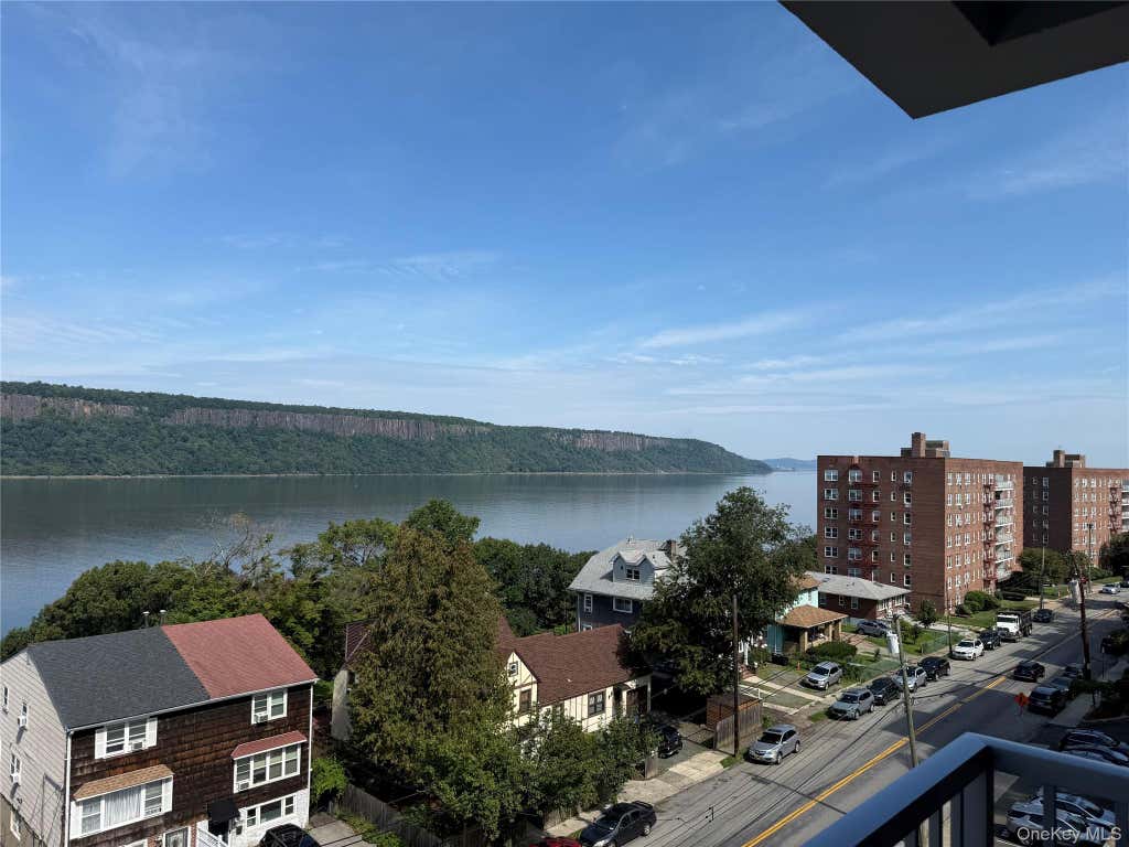 Photo of 650 Warburton AVE #5E, Yonkers, NY 10701 (MLS # 1039846)
