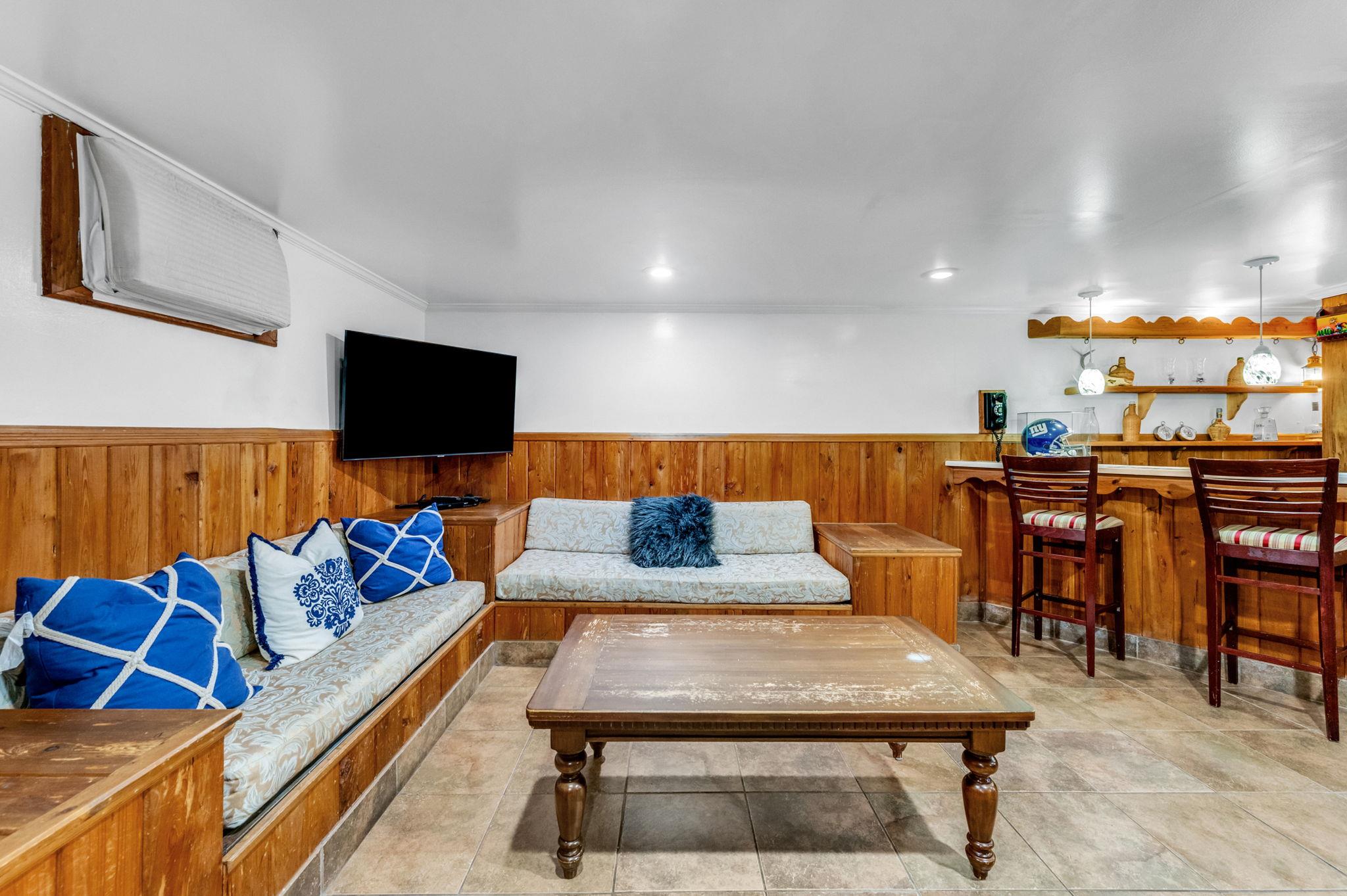 516 Spruce Lane, East Meadow, New York image 17
