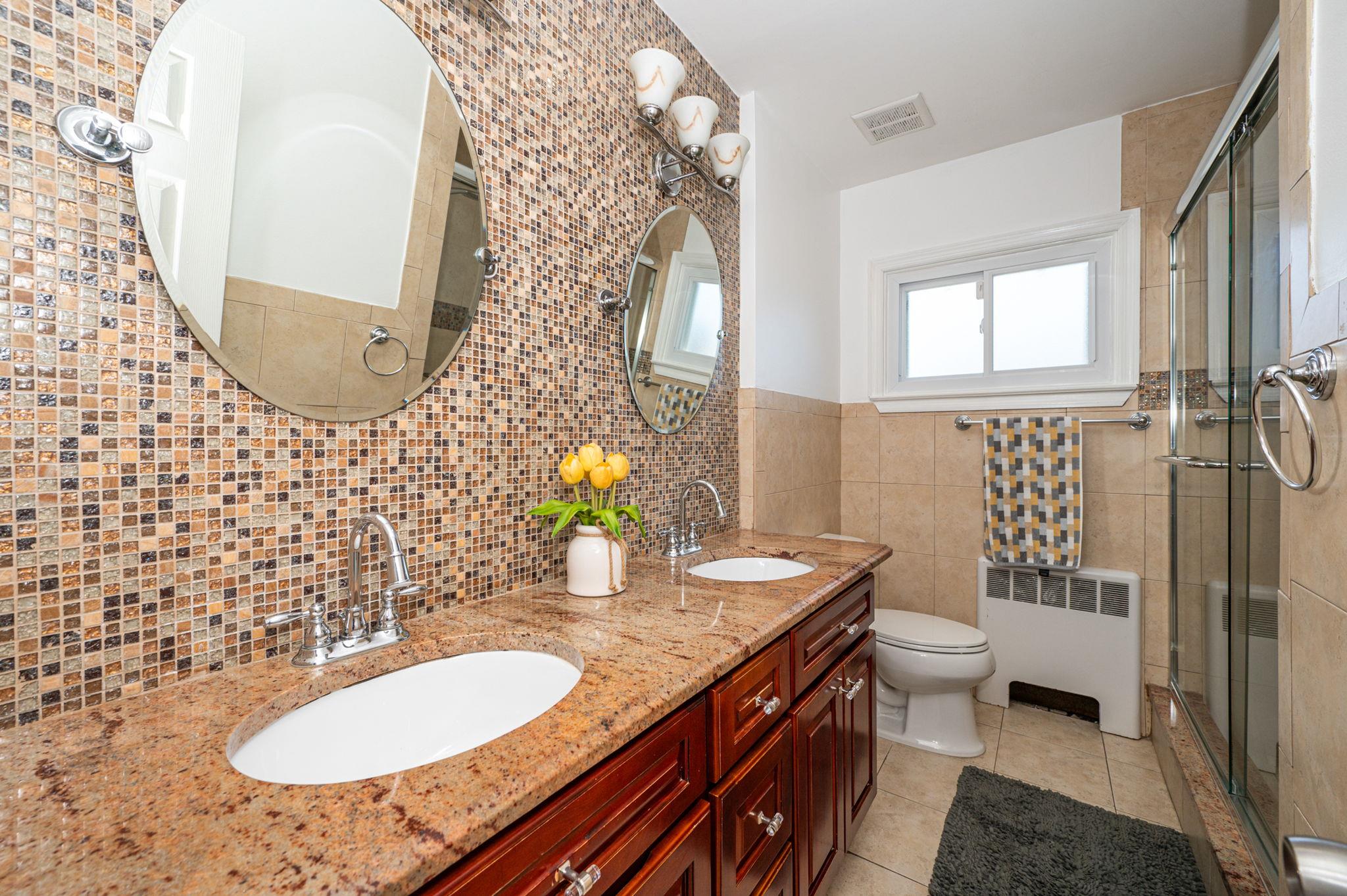516 Spruce Lane, East Meadow, New York image 15