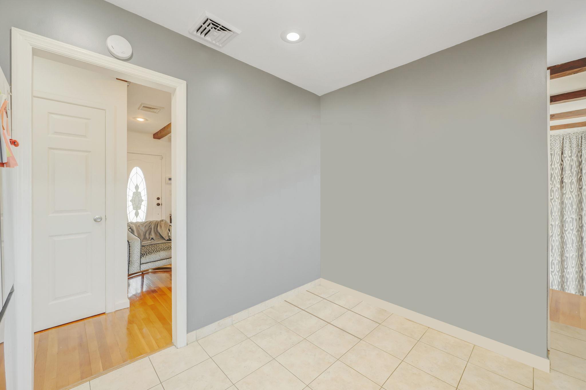 516 Spruce Lane, East Meadow, New York image 11