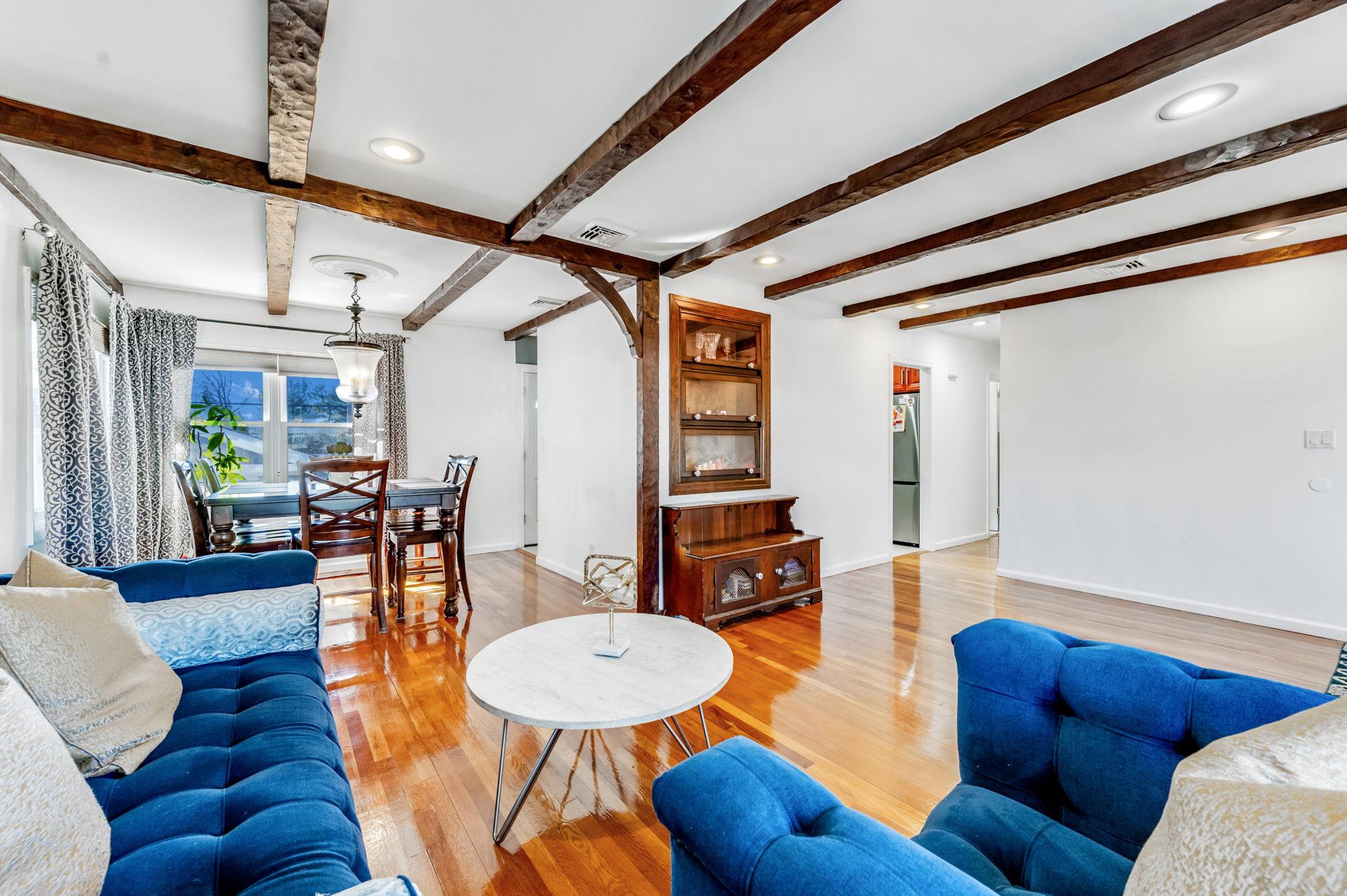 516 Spruce Lane, East Meadow, New York image 5
