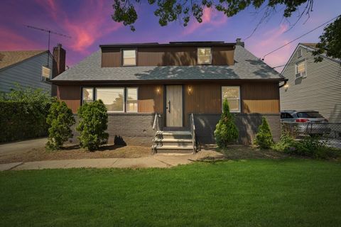 Homes For Sale - 747 New Street<br/> Uniondale, NY 11553