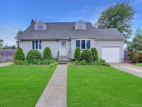 83 Old Farmingdale Road West Babylon NY 11704