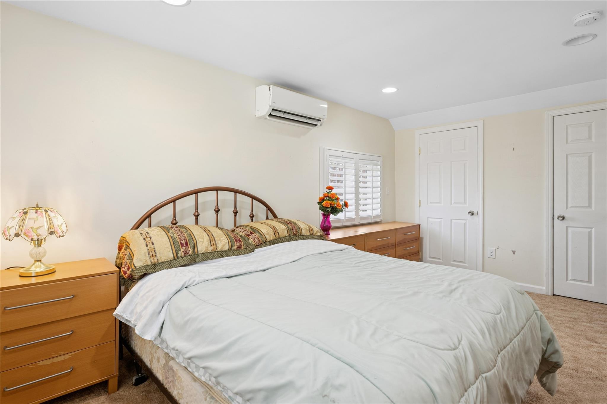 108 Barnyard Lane, Levittown, New York image 15