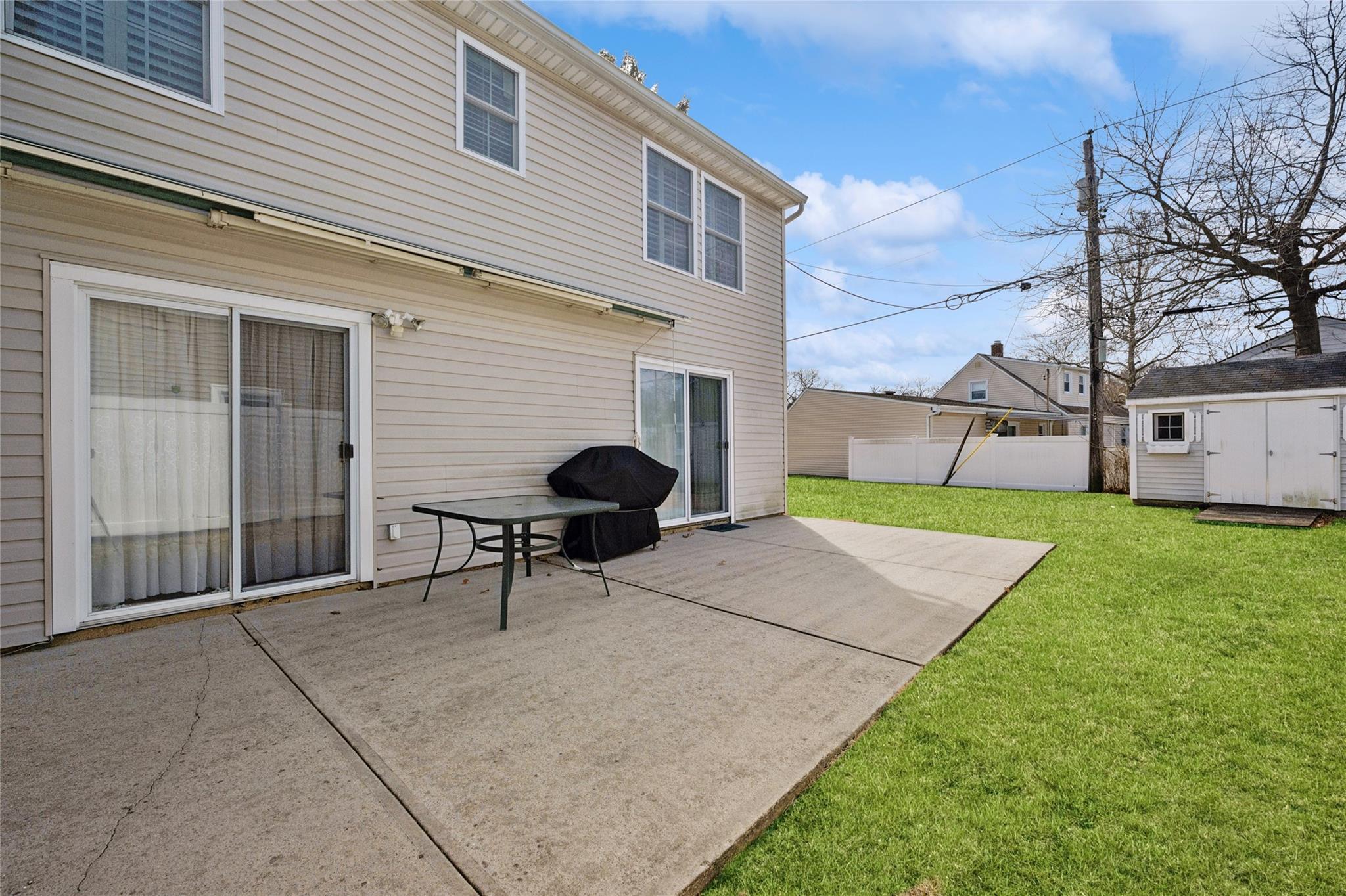108 Barnyard Lane, Levittown, New York image 18