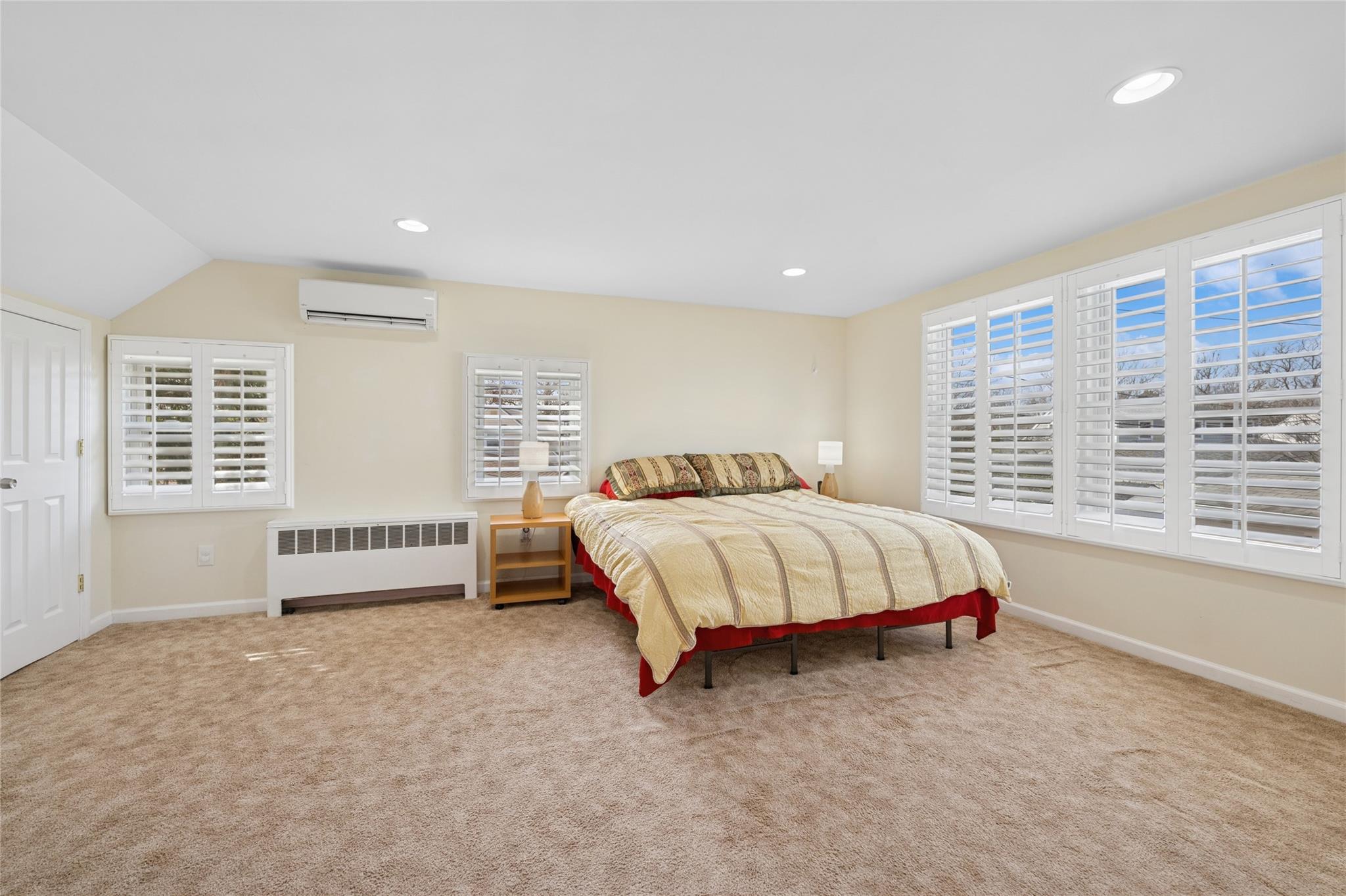 108 Barnyard Lane, Levittown, New York image 12