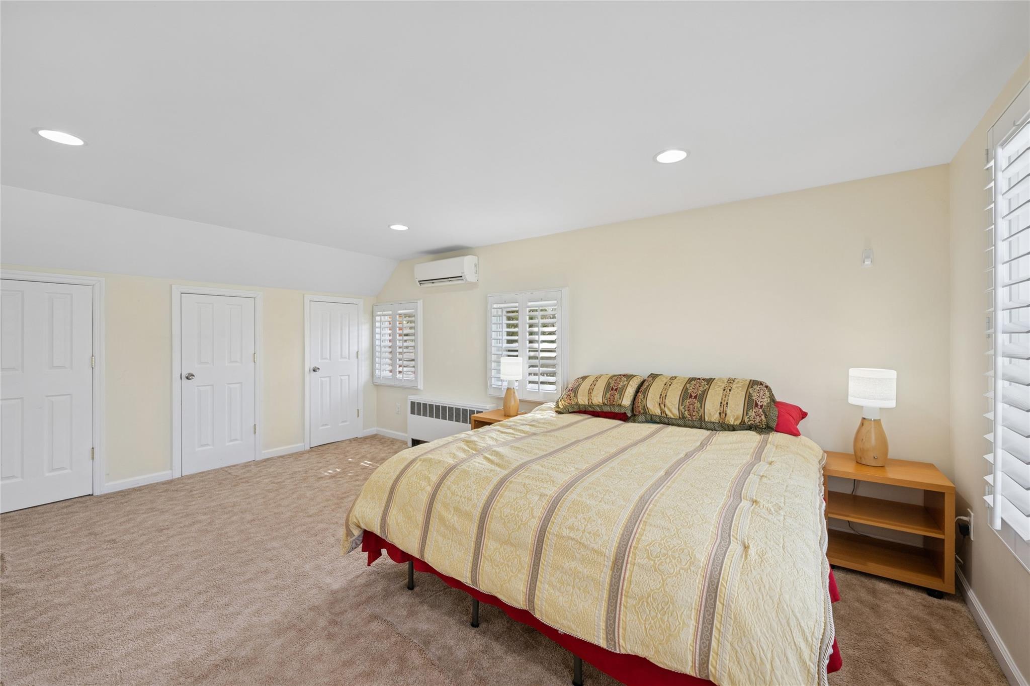 108 Barnyard Lane, Levittown, New York image 11