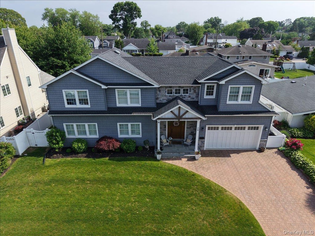 Photo of 28 Red Oak Place, Massapequa, NY 11758 (MLS # 1012531)