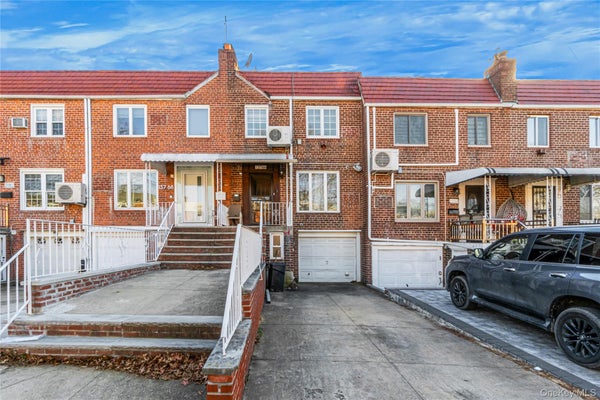 137-66 70TH RD, FLUSHING, NY 11367 - Image ffddd6b8d2652eec1cf1efc7da888a05/126491375