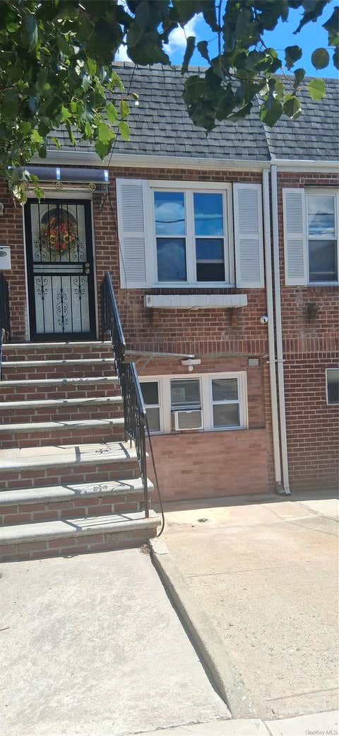 Apartment For Rent - 22240 92nd Road #2ND FLOOR<br/> Queens County, Queens Village, NY 11428