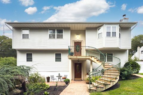 Photo of 129 Berkshire Drive, Farmingville, NY 11738 (MLS # 918348)