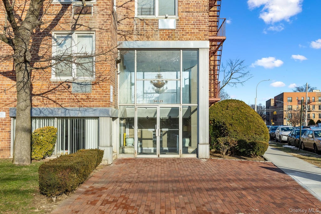 Photo of 34-25 150th Place #6A, Flushing, NY 11354 (MLS # 1044546)