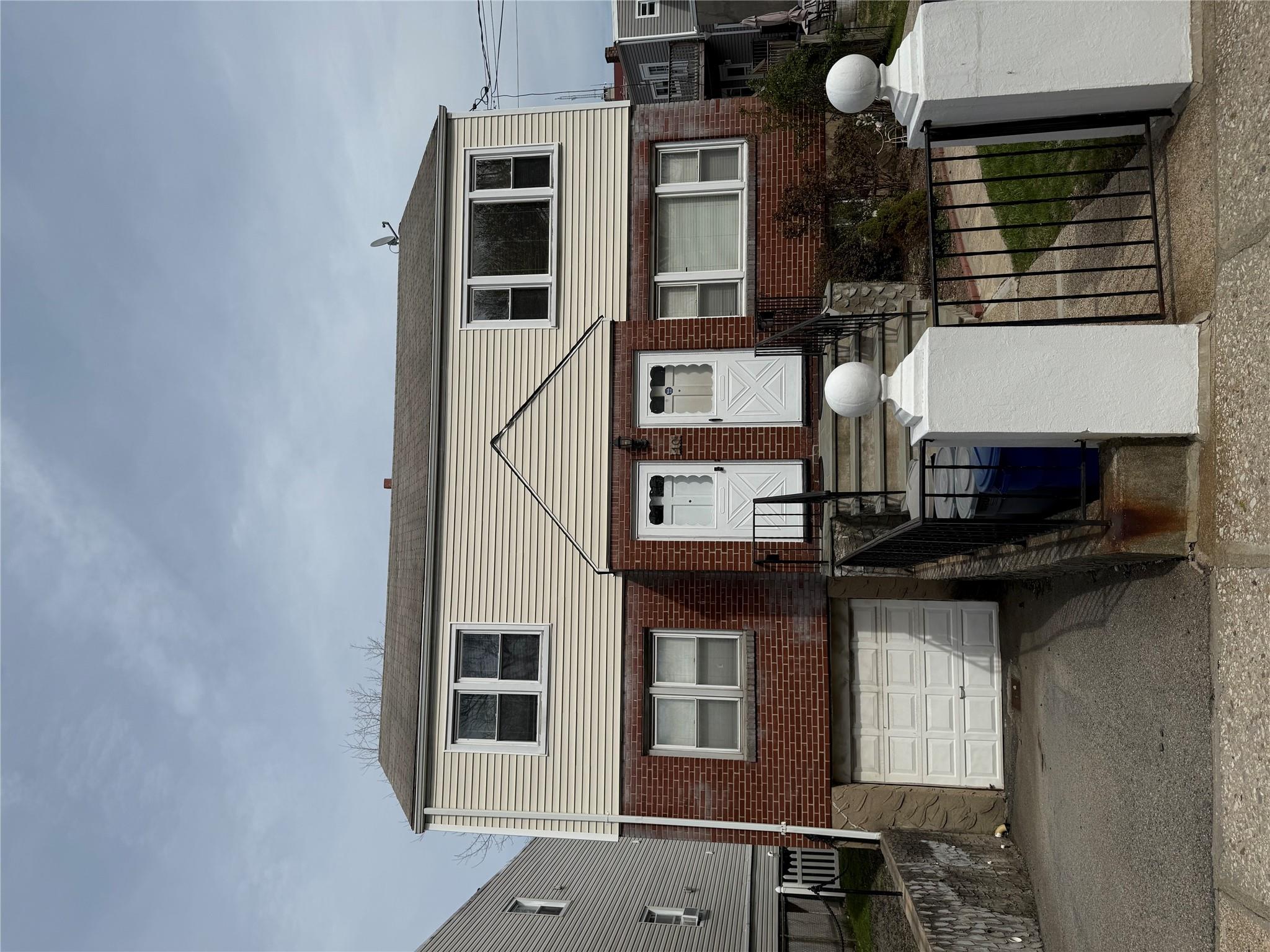 Rental Property at Ball Avenue, Yonkers, New York - Bedrooms: 2 
Bathrooms: 1 
Rooms: 4  - $2,600 MO.