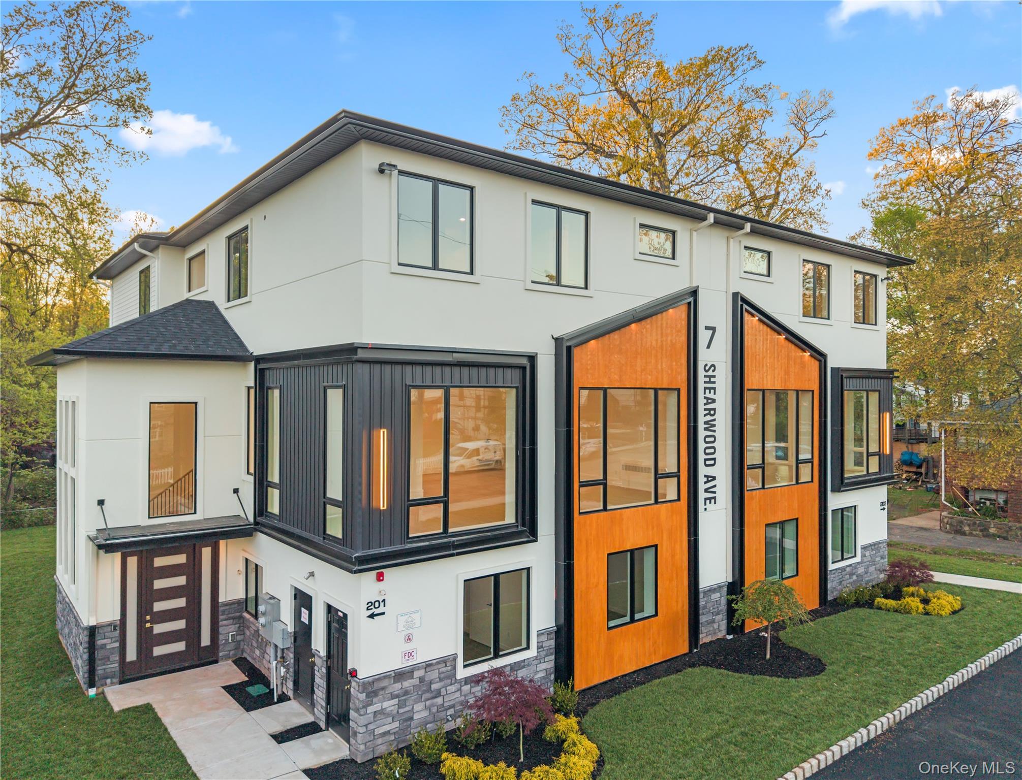7 Sherwood Avenue 202