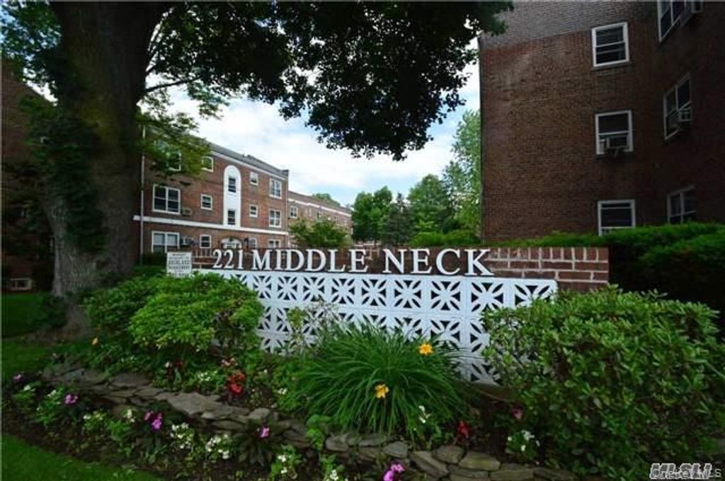 Photo of 221 Middle Neck Road #G5, Great Neck, NY 11021 (MLS # 959930)