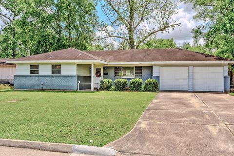 Photo of 5095 Oriole Dr, Beaumont, TX 77707 (MLS # 266696)