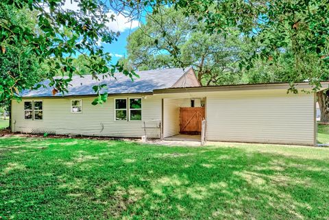 A home in Winnie