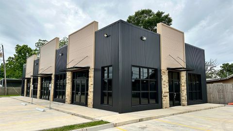 Photo of 1211 N Twin City, Nederland, TX 77627 (MLS # 264579)