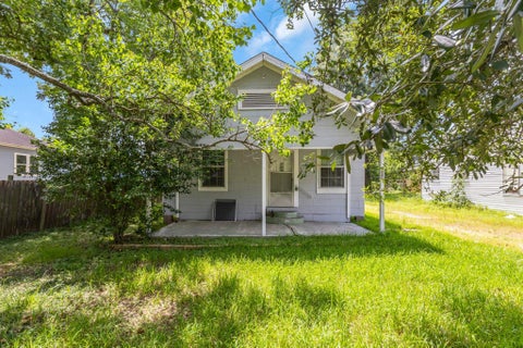 Photo of 3265 Gulf St, Beaumont, TX 77703 (MLS # 271377)