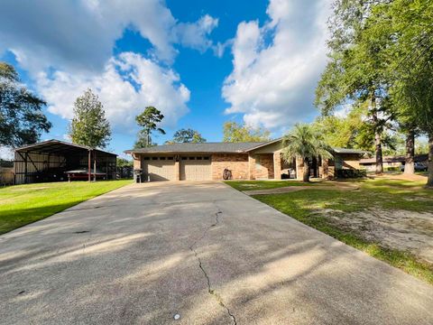 A home in Vidor