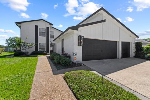 Photo of 6655 Woodridge Lane, Beaumont, TX 77706 (MLS # 266495)