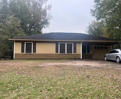 Photo of 6 Circle R, Orange, TX 77630 (MLS # 264606)