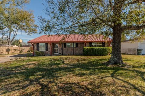 Photo of 555 Eldridge Dr., Beaumont, TX 77707 (MLS # 264637)