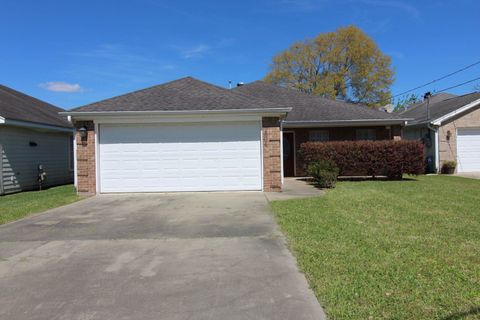 Photo of 1804 S. 8th St, Port Neches, TX 77651 (MLS # 265875)